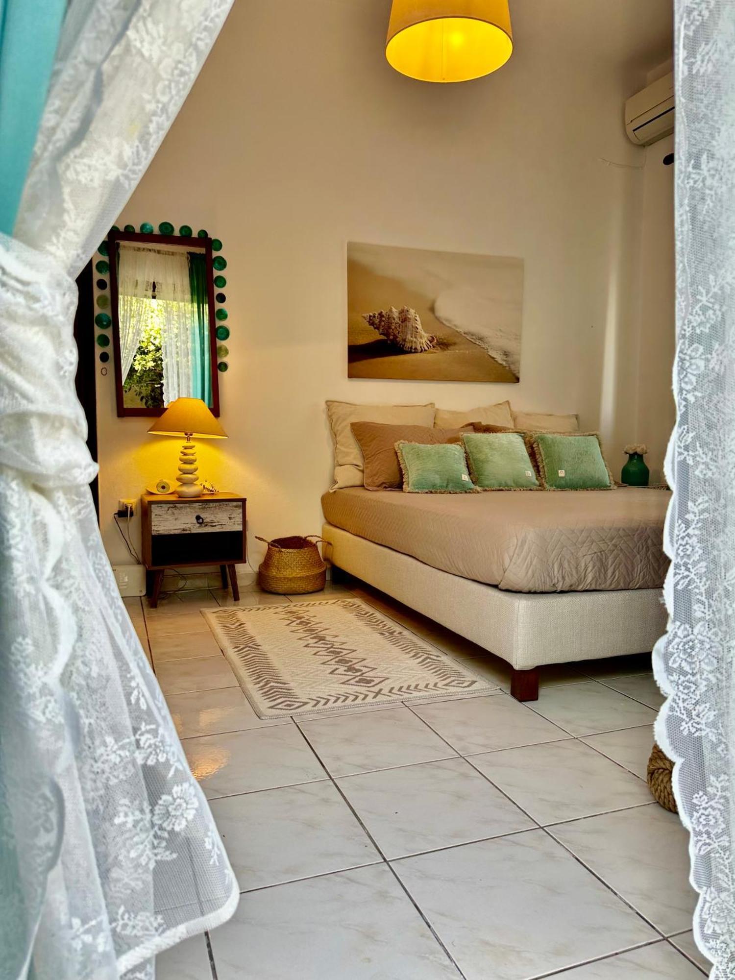 Eratous Seaside House Apartment Varnavas Luaran gambar