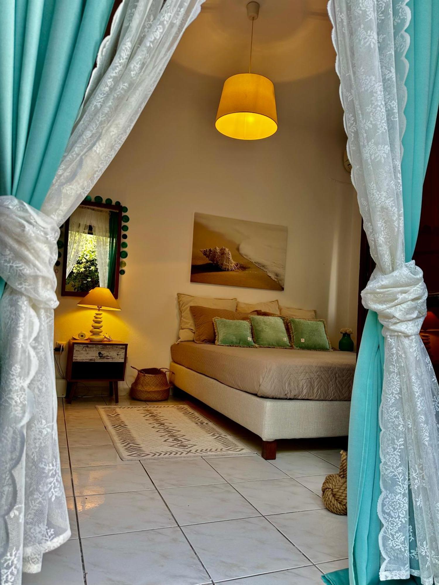 Eratous Seaside House Apartment Varnavas Luaran gambar