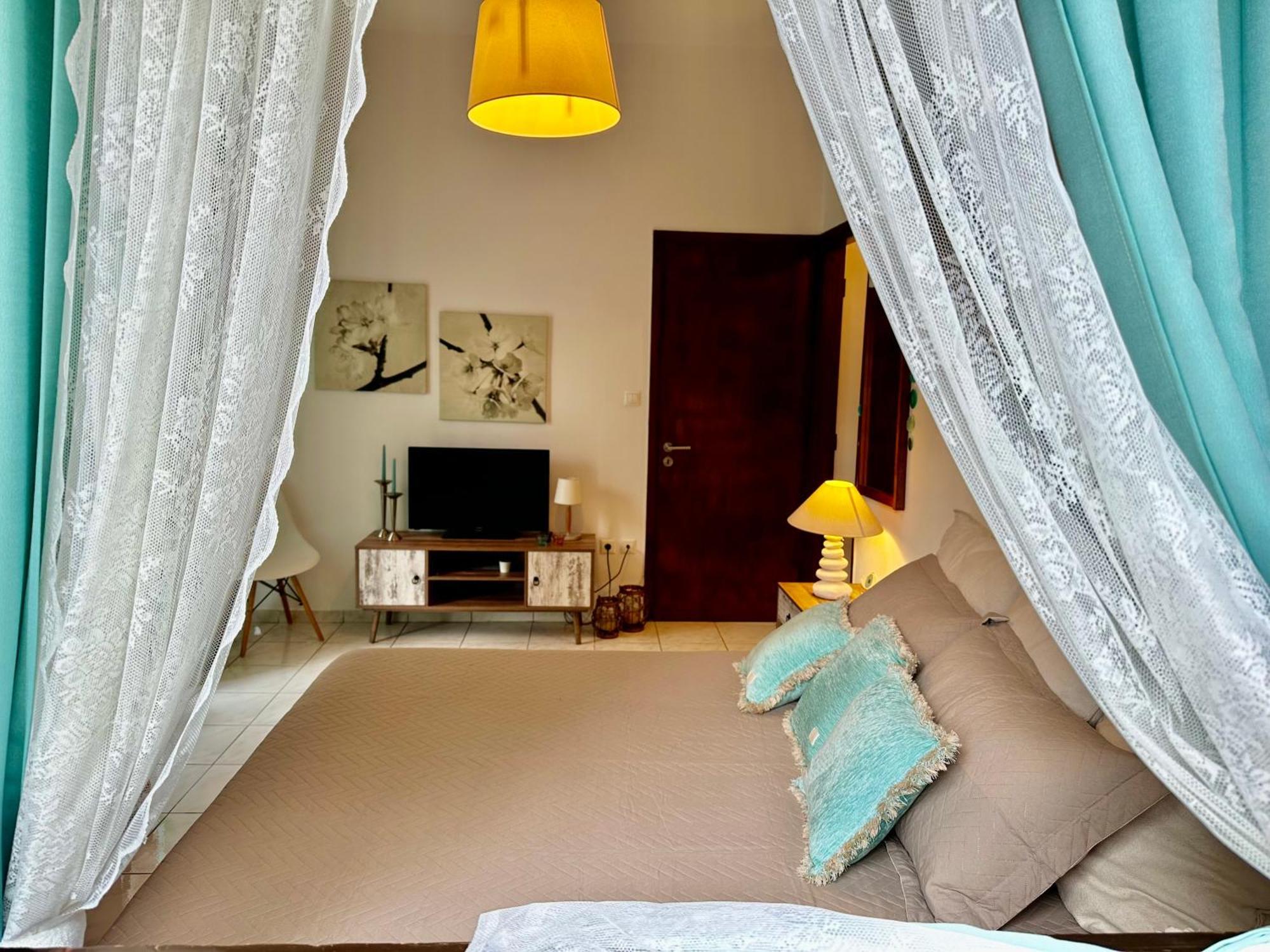 Eratous Seaside House Apartment Varnavas Luaran gambar