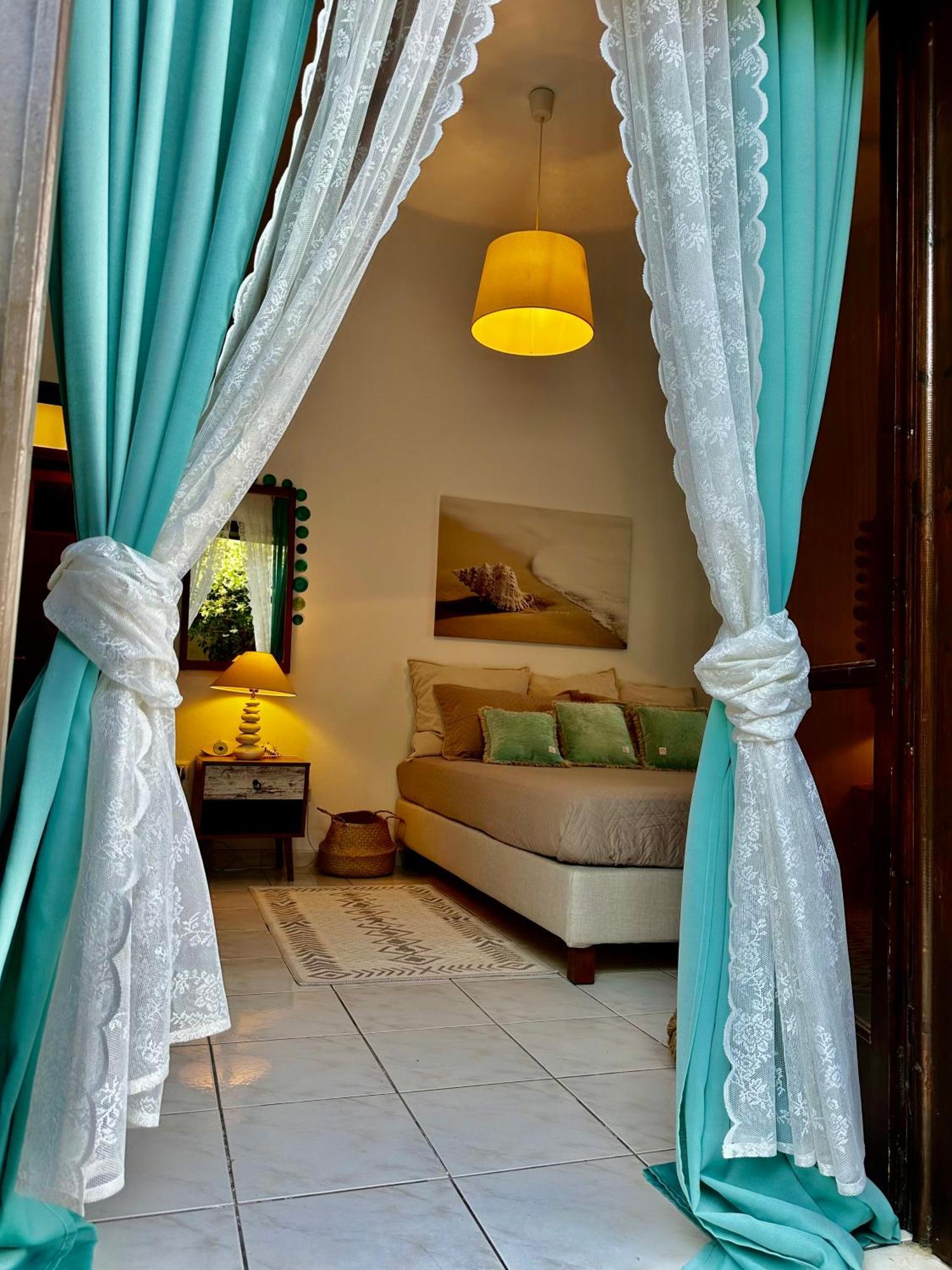 Eratous Seaside House Apartment Varnavas Luaran gambar